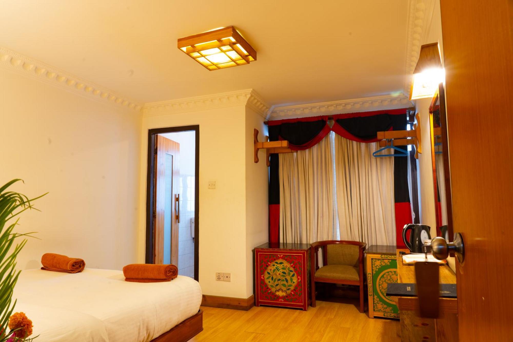 Hotel Ganesh Himal Katmandú Exterior foto
