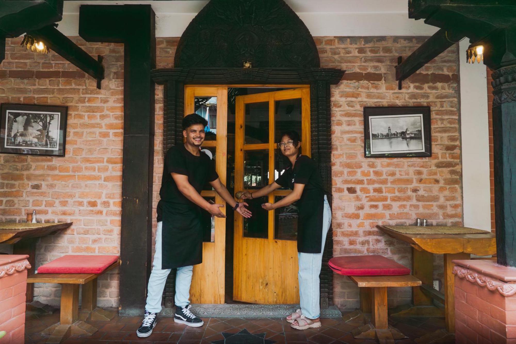 Hotel Ganesh Himal Katmandú Exterior foto