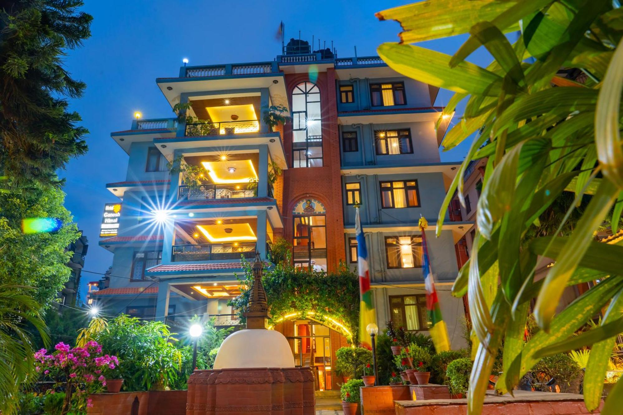 Hotel Ganesh Himal Katmandú Exterior foto