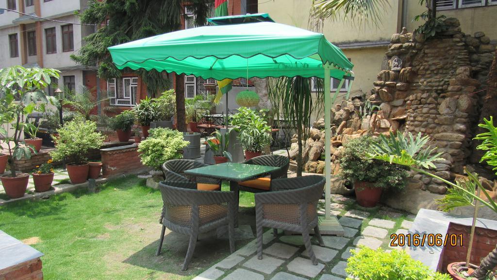 Hotel Ganesh Himal Katmandú Exterior foto