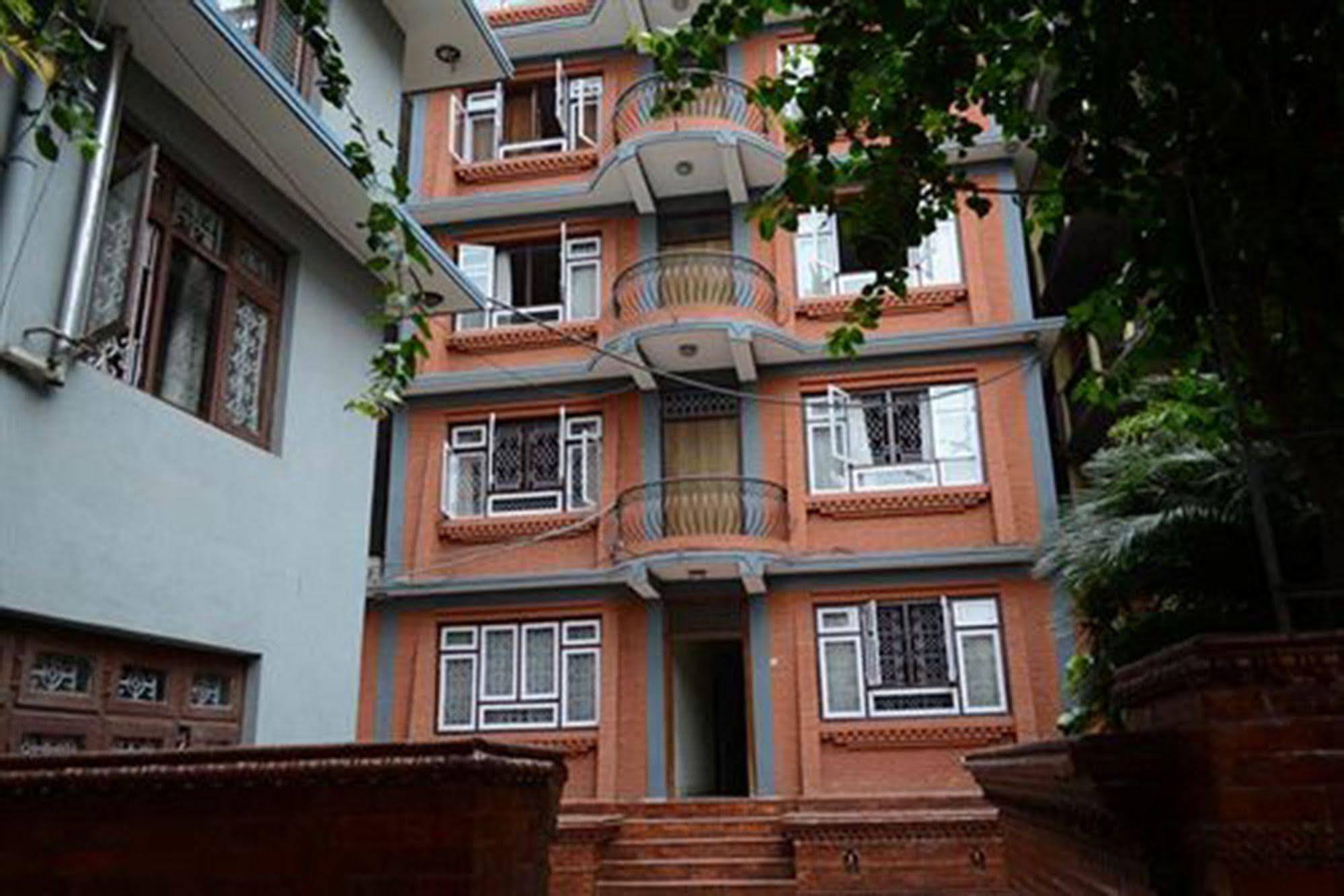 Hotel Ganesh Himal Katmandú Exterior foto
